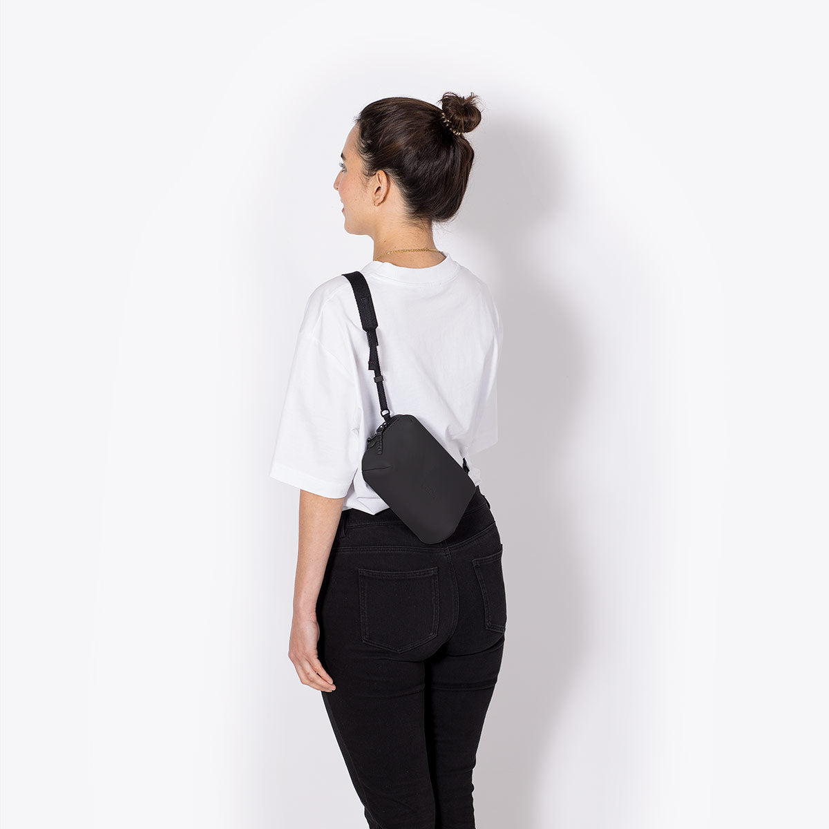 Ando Crossbody Bag - Black / Medium