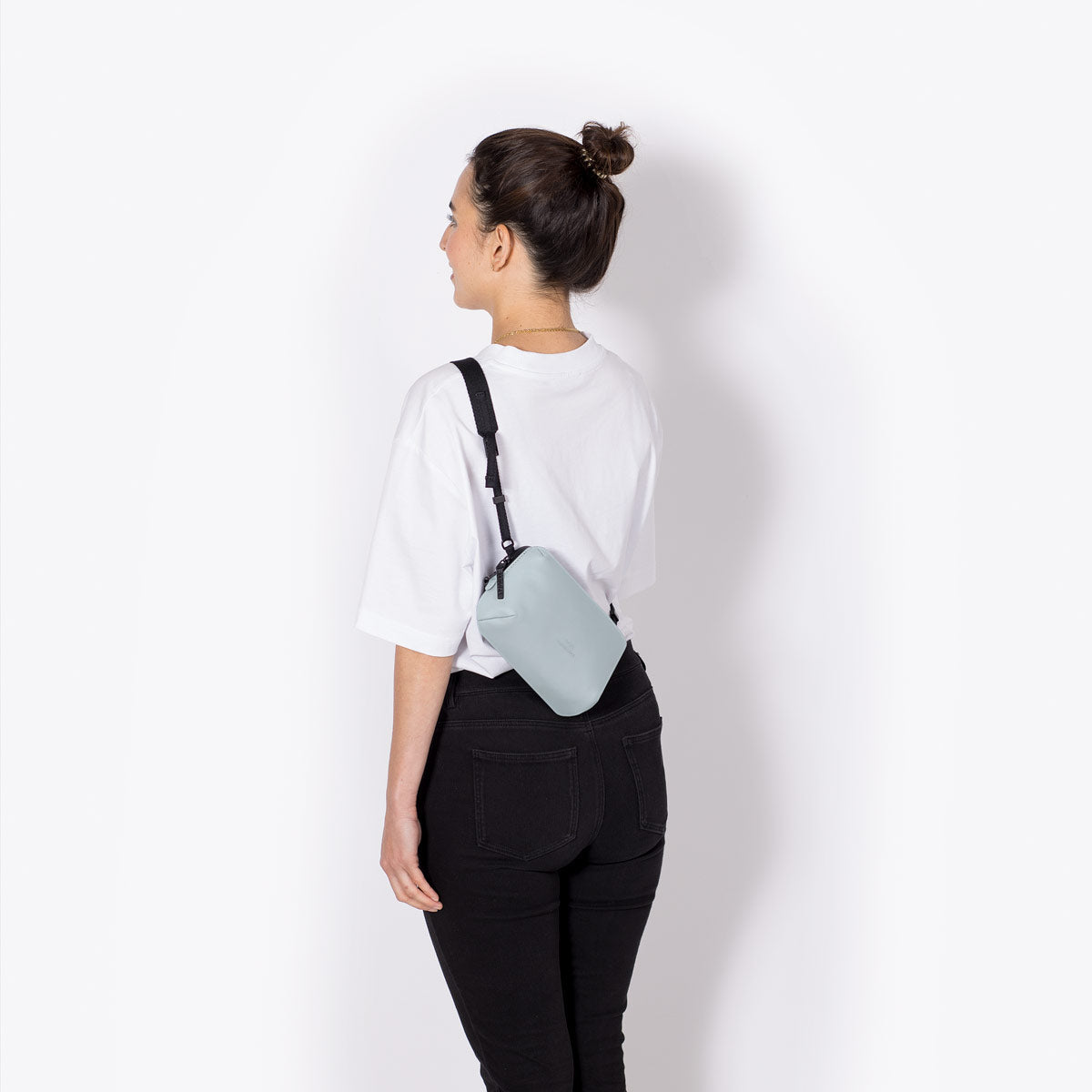 Ando Crossbody Bag - Dusty Blue / Medium