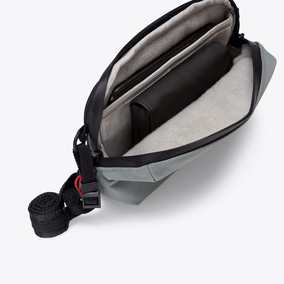 Ando Crossbody Bag - Pigeon Blue Reflective / Medium