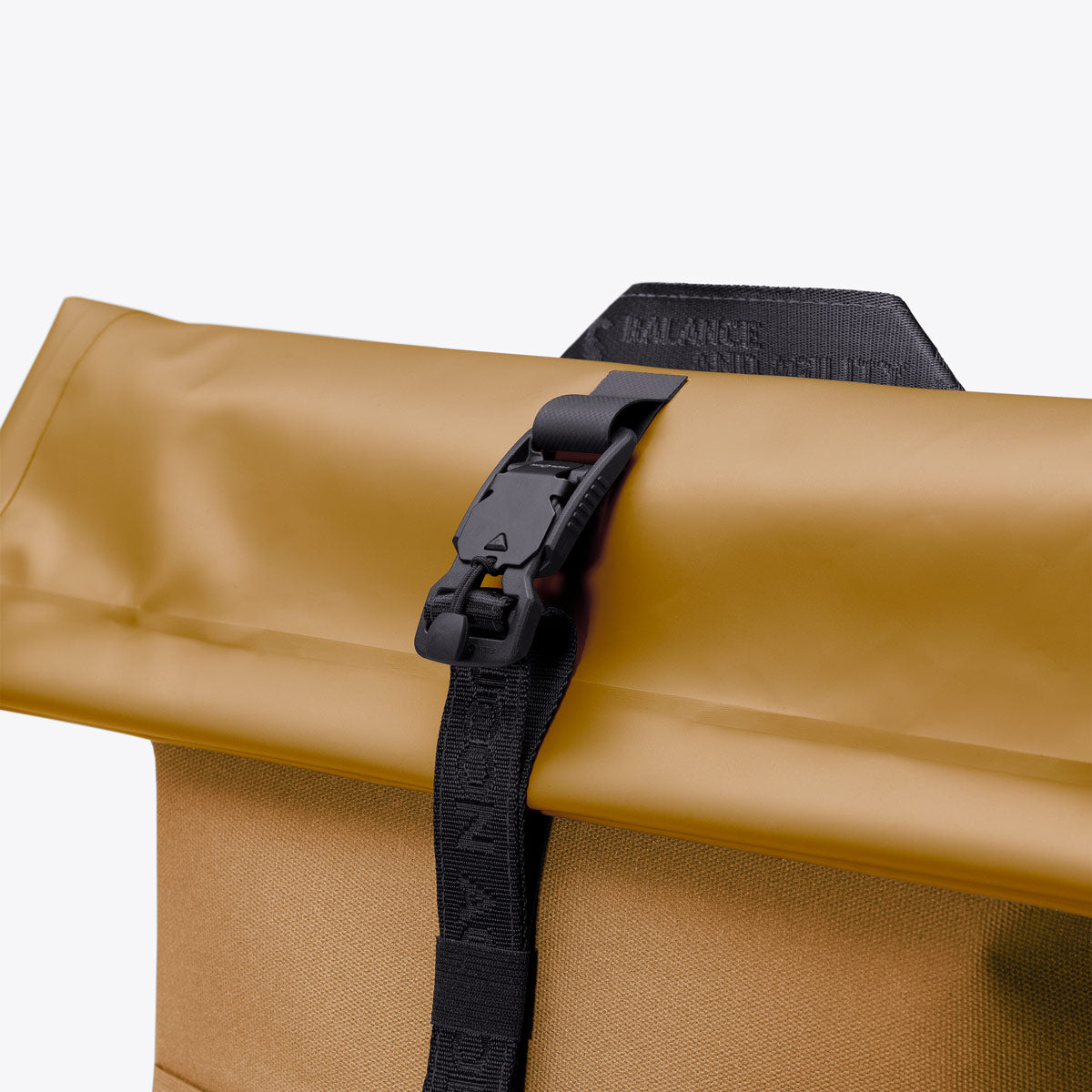 Jannik Roll-Top Backpack - Dark Sand Reflective / Medium