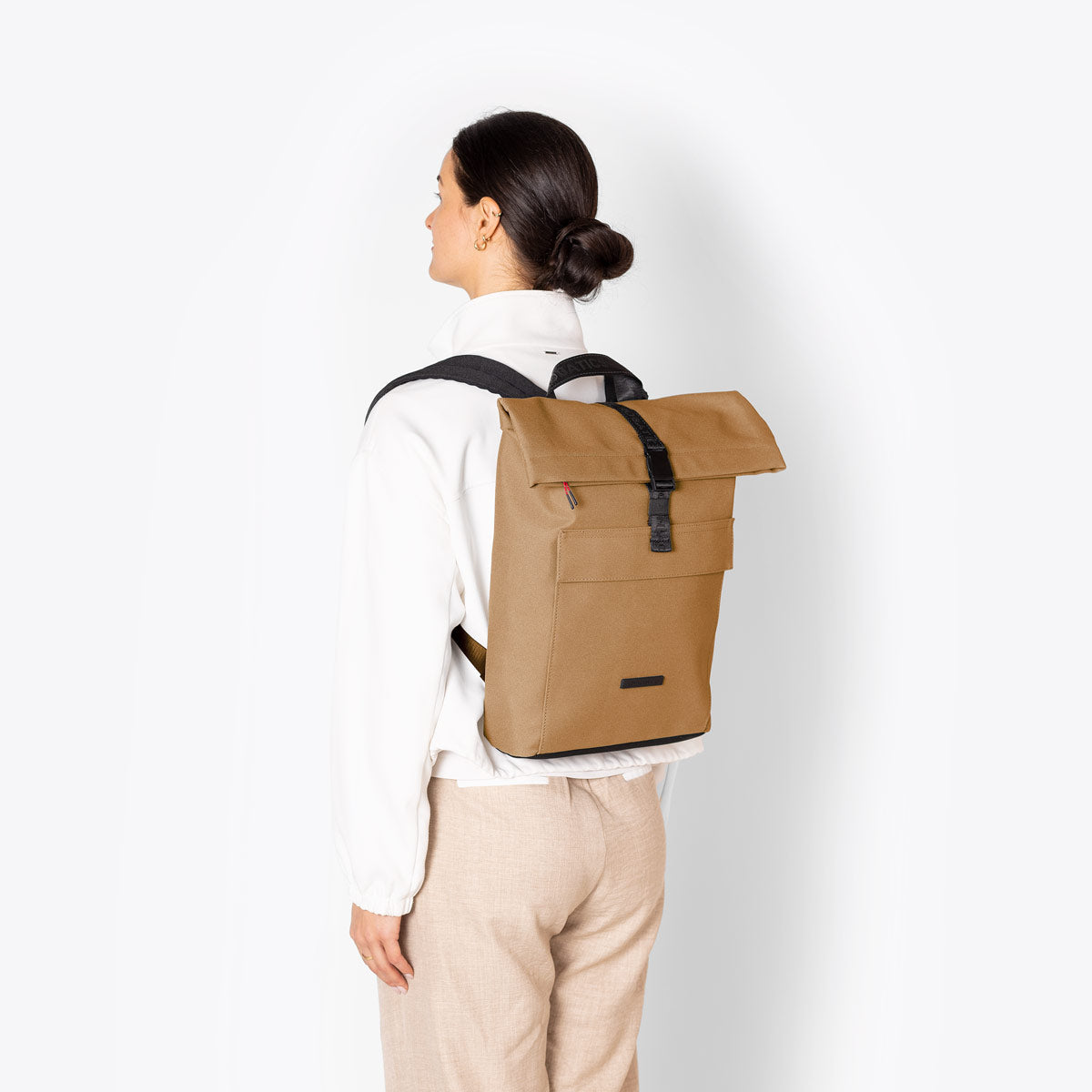 Jannik Roll-Top Backpack - Dark Sand Reflective / Medium