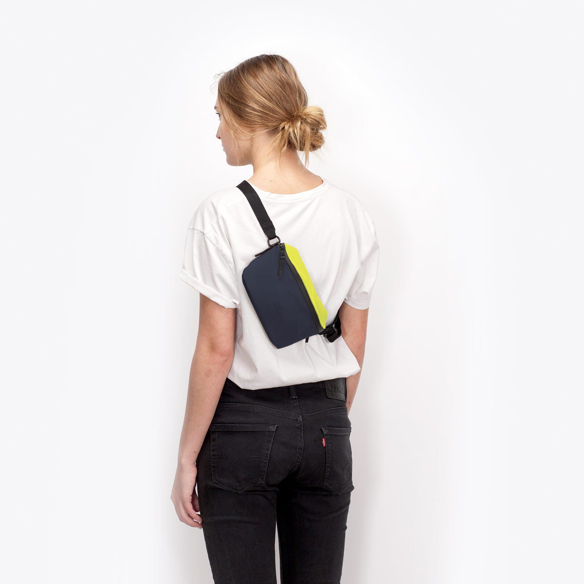 Jona Crossbody Bag - Acid Lime - Dark Navy / Medium