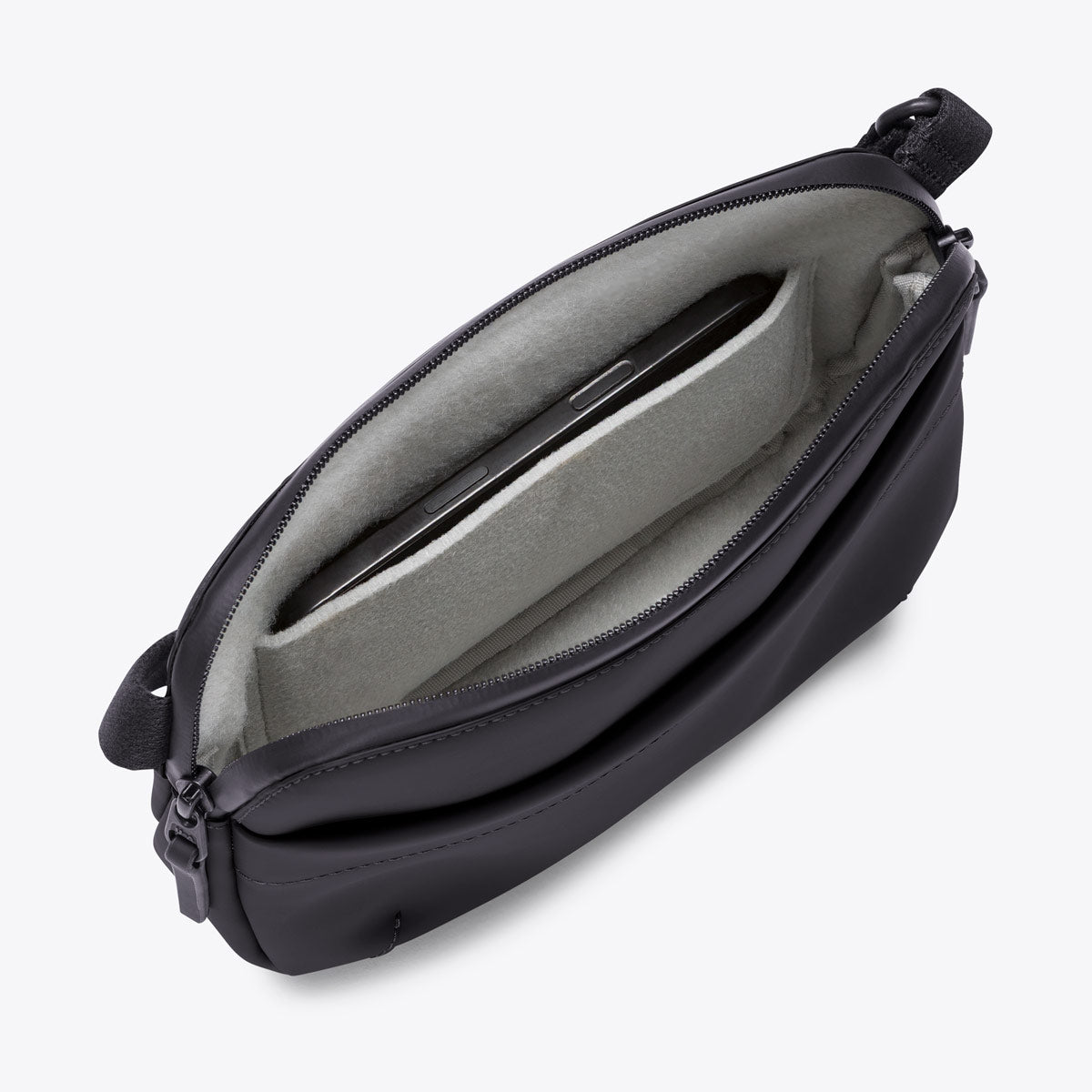 Melvin Crossbody Bag - Black / Medium