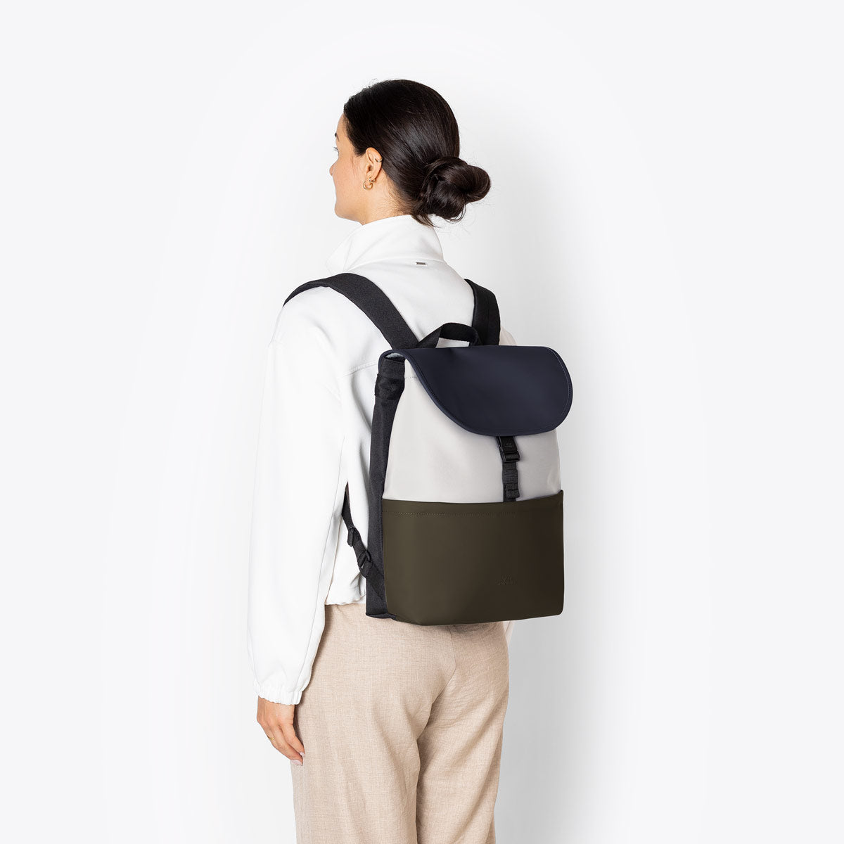 Mion Flap-Top Backpack - Glacier Grey - Olive