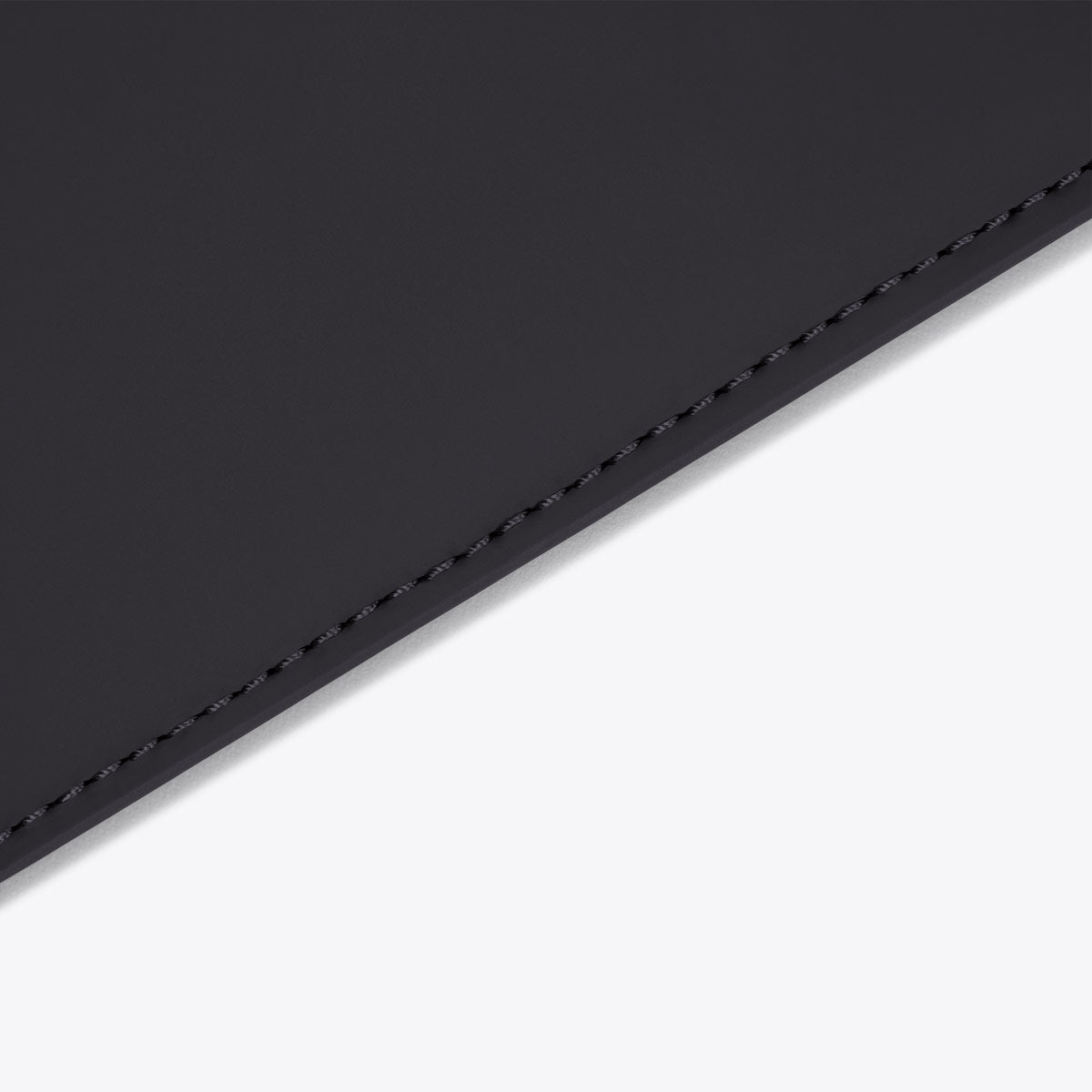 Sora Laptop Sleeve - Black / Medium